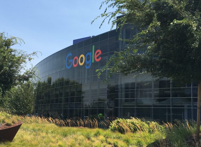 Departamento de Justicia de EE.UU. demanda a Google por monopolio