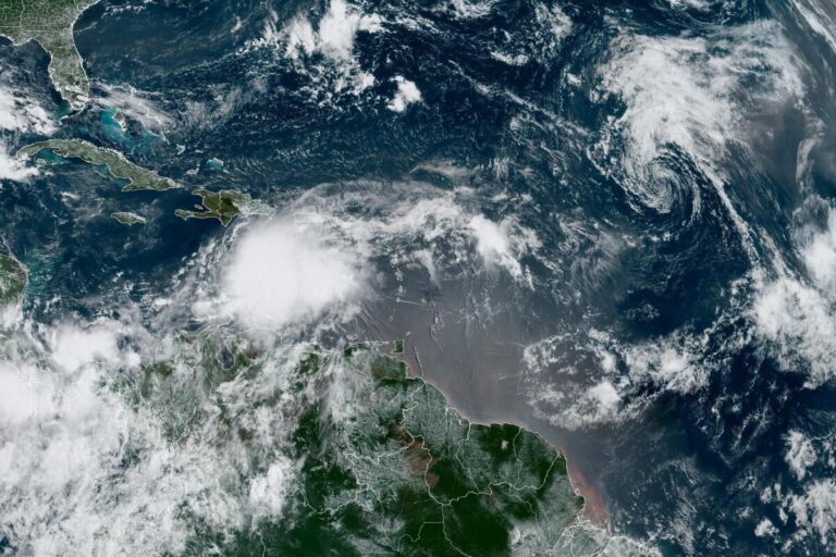 Nueva tormenta tropical José se forma en el Atlántico