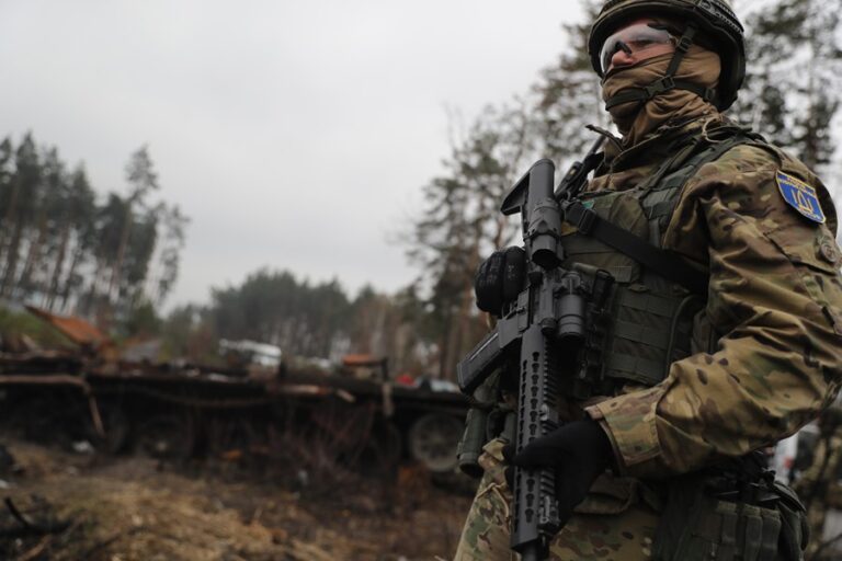 Dos muertos en el mayor ataque ruso con misiles y drones contra Kiev desde la primavera
